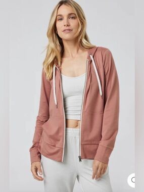 Vuori Full Zip Halo Hoodie in Tamarind size M